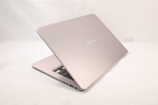 ASUS Zenbook UX305 13  - Intel M3-6Y30 4GB 256GB - Laptop Online Hot Sale